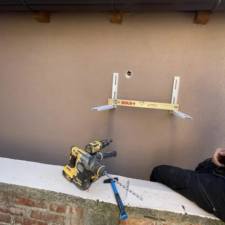Priprema nosača i instalacije tokom montaže klima uređaja